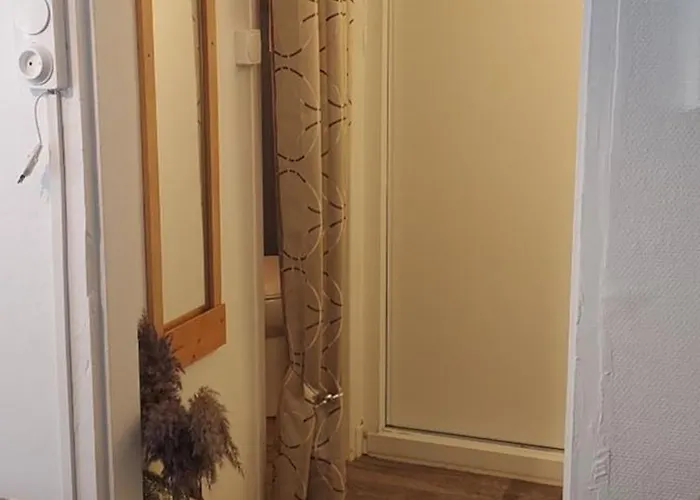 Indépendante Avec Salle De Bain Privée *