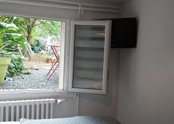 Indépendante Avec Salle De Bain Privée *